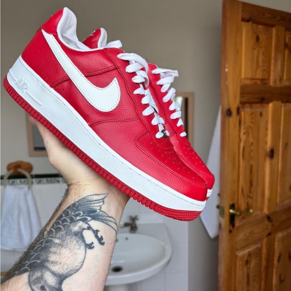 NEW Men’s Nike Air Forces Red & White - Picture 2 of 4